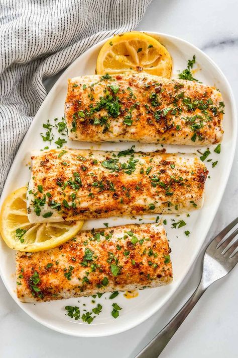 This delicious and easy baked mahi mahi recipe will be your new go to way to cook fish! It's topped with melted butter and fantastic spice mixture. Baked Mahi Mahi Oven, Healthy Mahi Mahi Recipes, Mahi Mahi Recipes Baked Ovens, Baked Mahi Mahi Recipes, Maui Maui Fish Recipes, Mahi Mahi Recipes Baked, Mahi Recipes, Baked Mahi Mahi, Mahi Mahi Recipe