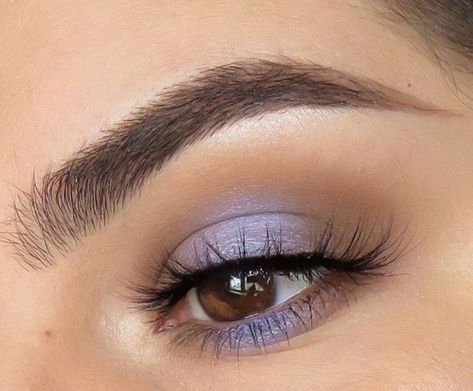 Blue Eyeshadow For Brown Eyes, Make Up Yeux, Matte Make Up, Make Up Designs, Blue Eyeshadow Looks, Maquillage On Fleek, Eyeshadow For Brown Eyes, Blue Lilac, Eye Makeup Designs