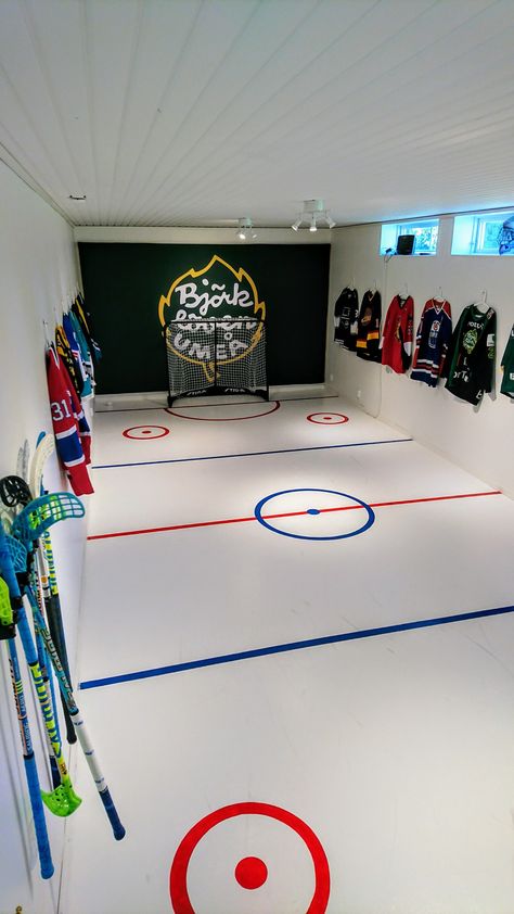 Our kids Hockeyroom in the basement. Unfinished Basement Storage, Hockey Room Decor, Backyard Rink, Hockey Bedroom, Hockey Room, Boys Hockey, Basement Playroom, Man Cave Basement, Basement Storage