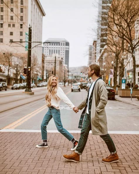 #couplegoals #photography #younglove #inspo #couplesposing #engagments #happy #love #ootd #instagram #downtown #cityvibes #streetstyle Ootd Poses Ideas, Poses Ideas Couple, City Couples Photography, Couples Downtown, Urban Couple, Couples City, Urban Engagement Photos, City Couple, City Photoshoot