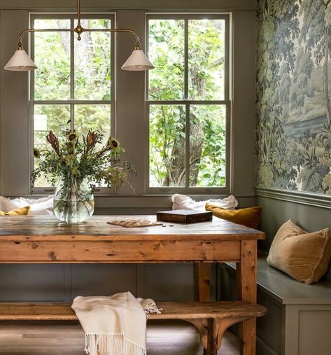 Gray banquette with nature wallpaper and wooden table Whitney Mcgregor, Banquette Dining, Upholstered Banquette, Kitchen Table Bench, Built In Banquette, Quirky Kitchen, Kitchen Seating, Banquette Seating, Dining Nook