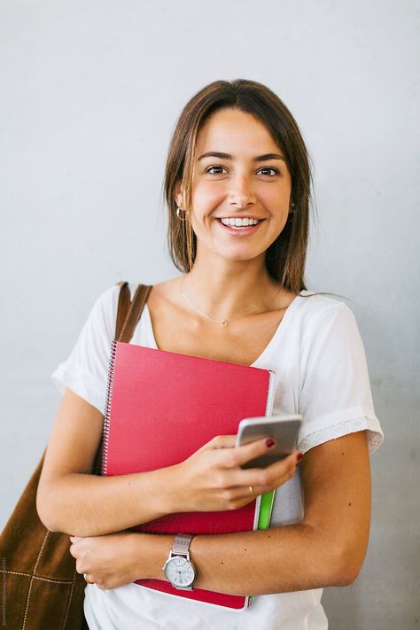 Portrait of a young university woman in a Library. by BONNINSTUDIO for Stocksy United Women In Library, Student Photoshoot, Students Photography, Student Portrait, Relaxing Wallpapers, Student Photography, University Photography, Tatoo Styles, School Photographer