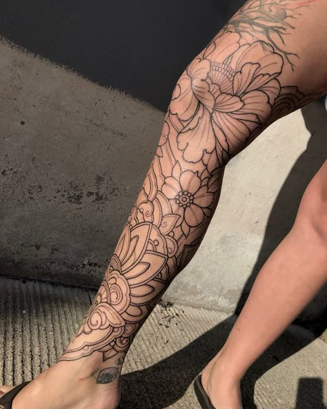 EPIC session with @laurajadetattoos at @offthemaptattoo NW today. Laid down some lines for my full leg coverup! Goodbye shittay waste factory tattoo 😂💪👋 hello flowers 🌺 Tattoo Calf, Map Tattoo, Full Leg Tattoos, Cat Tattoos, Floral Tattoo Sleeve, Tattoos Geometric, Tattoos Women, Leg Tattoos Women, Leg Sleeve Tattoo