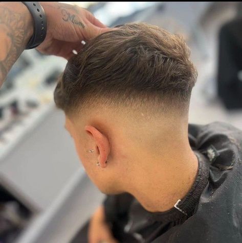 High Fade Haircut Mens Medium, Mid Bald Fade Men, Medium Fade Haircut Boys, Mid Fade Short Hair, French Crop Top Haircut Men, Low Fade Redondo, High Drop Fade, Old Money Tattoo, Middle Fade