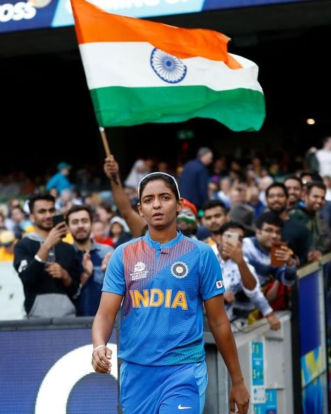 Harmanpreet Kaur Cricket, Indian Women Cricket Team, Cricket Women, Harmanpreet Kaur, Indian Team, Smriti Mandhana, Cricket Poster, Fun Facts About Life, India Cricket Team