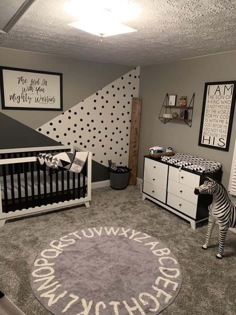 Grey Nursery Boy, Black And White Nursery, Gender Neutral Baby Nursery, Baby Room Neutral, Baby Room Themes, Nursery Room Design, Baby Boy Room Nursery, Baby Room Inspiration, Nursery Room Boy