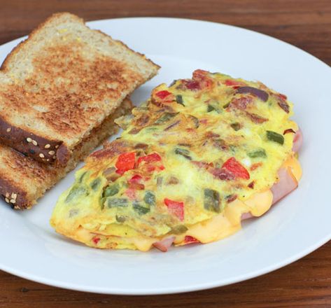 Denver Omelet Recipe | MrBreakfast.com Cream Dory, Breakfast Omelette Recipe, Denver Omelette, Denver Omelet, Omlet Recipes, Breakfast Omelette, Omelets Recipe, Brunch Eggs, Breakfast Eggs