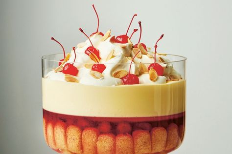 Sherry Trifle, Cherry Trifle, Fruit Trifle, Trifle Recipes, Layered Dessert, New Years Eve Food, British Desserts, Cherry Cocktail, Layered Desserts