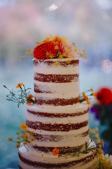 Marigold wedding cake! Marigold Wedding Cake, Marigold Cake, Marigold Wedding, Ruby Wedding, Wedding Florals, Wedding Board, Fall Wedding, Wedding Cake, Floral Wedding