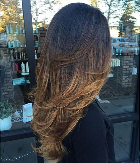 Balayage Straight Hair, Caramel Highlights, Trendy Hair Color, Hair Color Highlights, Ombre Hair Color, Long Wavy Hair, Hair Color Balayage, Hair Inspiration Color, Natural Hair Color