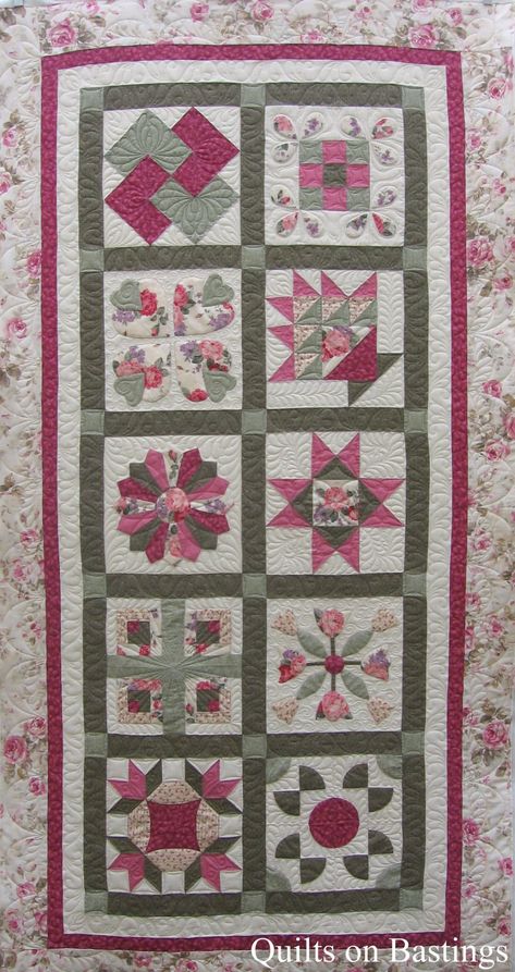 Sampler Quilt | www.quiltsonbastings.blogspot.com | Karen Terrens | Flickr Colchas Quilting, Log Cabin Quilt Blocks, Farm Quilt, Quilted Wall Hanging, Sampler Quilts, Quilt Border, Vintage Sewing Machines, Sampler Quilt, Traditional Quilts