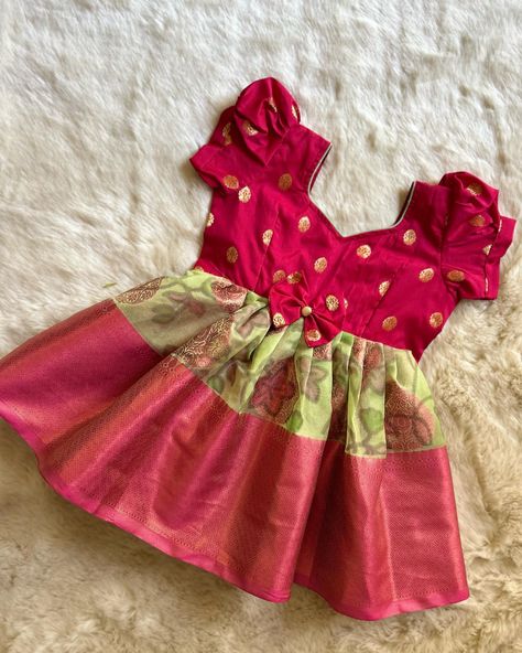 That urge to dress them up all DESI! Kanchi Pink and Nature Green - Pochampalli Designer Silk Ethnic Wear for Baby Girl Instock: 0-3 Years www.babynmeindia.com 🔎POCGREKANFRO Baby Silk Frocks Designs, Traditional Dresses For Baby Girl, Pattu Langa For New Born Baby, Pattu Frocks For Baby Girl, Ethnic Wear For Baby Girl, Baby Girl Dresses Indian, Langa Designs, Kids Designer Outfits, Traditional Baby Dresses