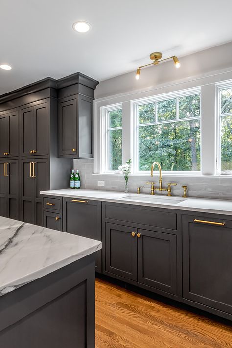 Charcoal Cabinets Gold Hardware, Man Kitchen, L Kitchen, Kitchen Dark, Dark Grey Kitchen, Wood Duck, Black Kitchen Cabinets, Dark Kitchen, Kitchen Remodel Design