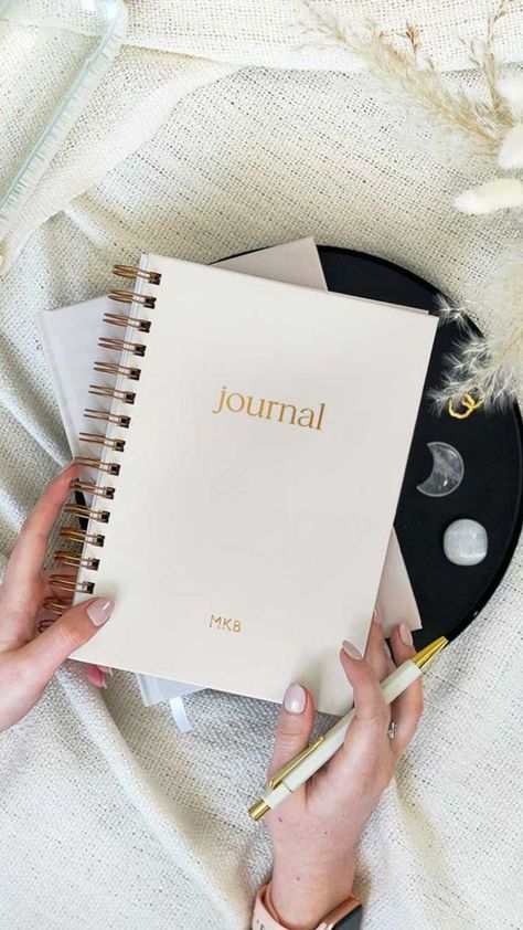 Journaling Aesthetic For Vision Board, Goal Setting Journal Aesthetic, Journal Aesthetic Vision Board, Vision Board Journaling Aesthetic, Vision Board Photos Journaling, Journal Vision Board Aesthetic, 2025 Vision Board Aesthetic Journaling, Daily Journaling Aesthetic, Morning Journal Aesthetic