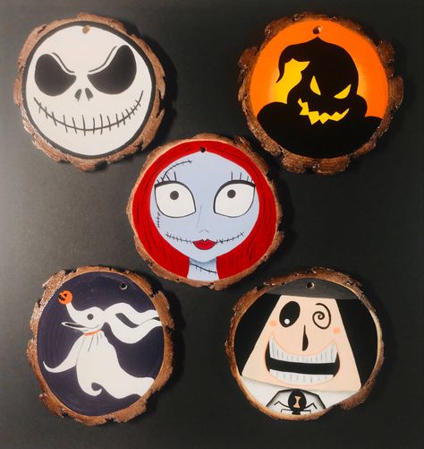 Hand painted Nightmare Before Christmas wood slice ornaments Christmas Wood Craft, Christmas Wood Slice Ornaments, Nightmare Before Christmas Tree, Nightmare Before Christmas Ornaments, Wood Slice Ornaments, Nightmare Before Christmas Decorations, Halloween Wood Crafts, Creepy Christmas, Nightmare Before Christmas Halloween