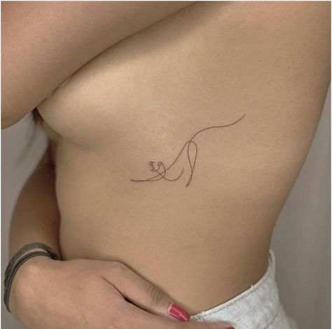 Lioness Rib Tattoo, Lioness Tattoo Fine Line, Rib Tattoo Designs For Women, One Line Rib Tattoo, Minimal Lioness Tattoo, Single Line Lioness Tattoo, Dainty Lioness Tattoos, Ribs Minimalist Tattoo, One Line Lioness Tattoo