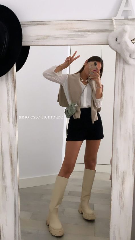 Aina Simon, Beige Boots Outfit, Long Boots Outfit, Winter Vacation Outfits, White Boots Outfit, Outfit Botas, Beige Boots, Winter Fashion Outfits Casual, Cold Outfits