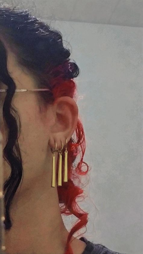 onepiece zoro aesthetic anime earring otaku Zoro’s Earrings, Zorro One Piece Earrings, Anime Earrings Aesthetic, Zoro One Piece Earrings, Anime Piercings Aesthetic, Zoro Ear Piercing, Zoro Piercing, Anime Ear Piercing, Anime Piercings