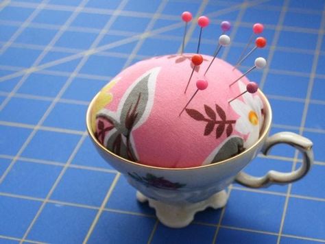 I've had these tiny vintage teacups for a couple of years, thinking I'd make candles out of them. Today, I decided to make one into a pincu... Teacup Pincushion, Diy Pin Cushion, Pincushion Tutorial, Pin Cushions Patterns, Vintage Teacups, Pin Cushion, Upcycled Vintage, Pin Cushions, Candle Making