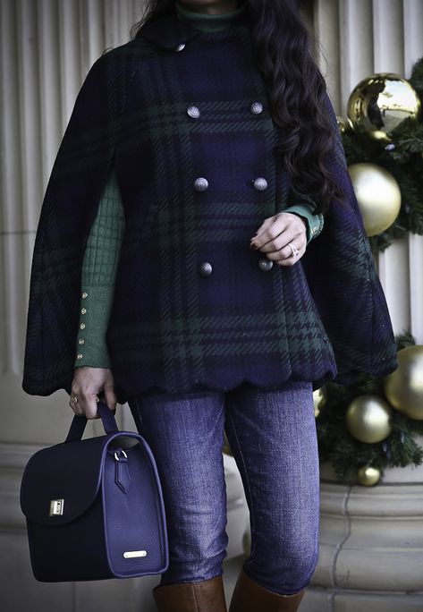 How to style a plaid cape - scallop hem plaid cape cognac riding boots navy crossbody fall winter outfit idea Best Black Friday Sales, Perfect Winter Outfit, Stylish Petite, Preppy Winter, Winter Outfit Ideas, Fashion Trends Winter, Sport Chic, Winter Outfits Women, Ladies Dress Design