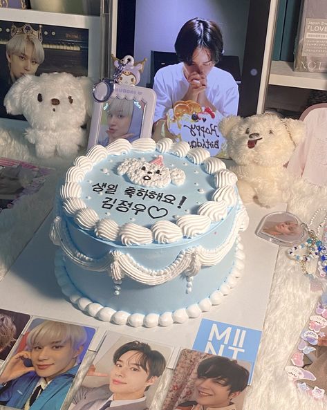 Kpop Birthday Aesthetic, Nct Cake, Kpop Cake, Bts Cake, Cake For Boyfriend, Artist Cake, Cake Cafe, Mango Cake, Korean Cake