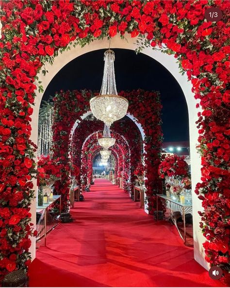 Wedding Walkway, Indian Wedding Decorations Receptions, Marriage Function, Royal Decorations, Red Wedding Decorations, Flower Garland Wedding, Red Wedding Theme, Beautiful Wedding Reception, Wedding Decor Photos