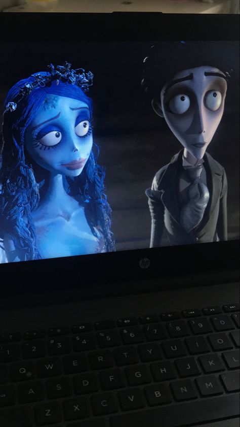 Film Fake Story, Movie On Laptop, Fake Insta Story, Movie Night Photography, Fake Story Instagram, Blur Picture, رعب نفسي, Witchy Wallpaper, I Love Cinema