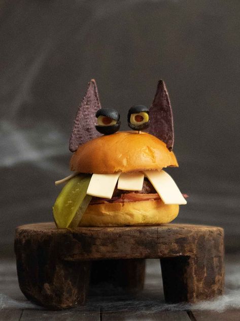 Monster Burgers Halloween, Halloween Hamburgers, Souper Halloween, Halloween Burgers, Bacon Pickles, Summerween Party, Halloween Cooking, Southern Mom, Spooky Food