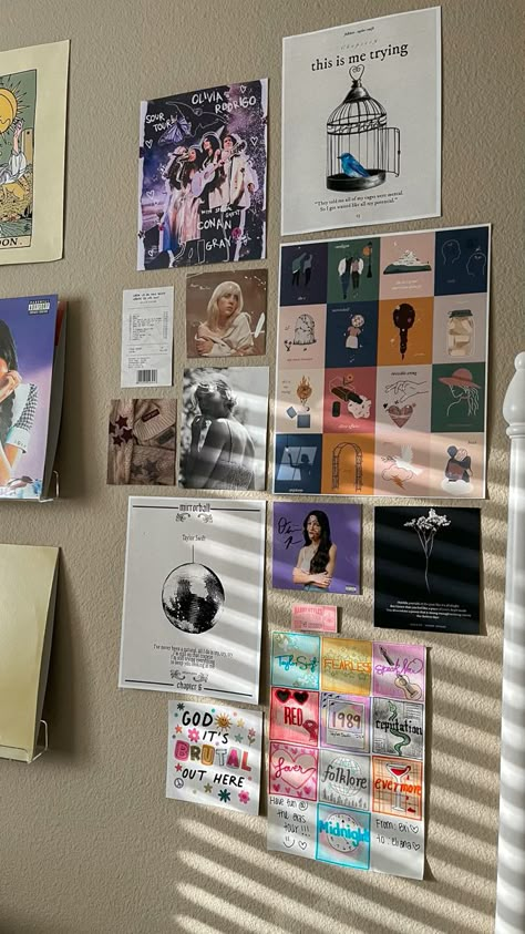 Taylor Swift Aesthetic Room Poster, Aesthetic Posters Wall Decor Taylor Swift, Attic Wall Decor, Taylor Swift Poster Room Decor, Subtle Taylor Swift Room Decor, Taylor Room Aesthetic, Taylor Swift Wall Art Decor, Taylor Swift Inspired Wall Art, Taylor Swift Poster Ideas Diy