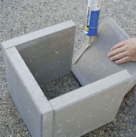 Concrete Planter Boxes, Pavers Diy, Diy Planters Outdoor, Concrete Containers, Diy Concrete Planters, Cement Planters, Garden Types, Concrete Projects, Outdoor Diy Projects