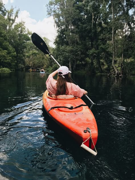 Outdoor Vibes Aesthetic, River Kayaking Aesthetic, Kayak Astetic, Vision Board Pictures Outdoors, Couple Kayaking Aesthetic, Kayak Photo Ideas, Kyacking Aesthetic, Kayaks Aesthetic, Kayak Aesthetic Photos