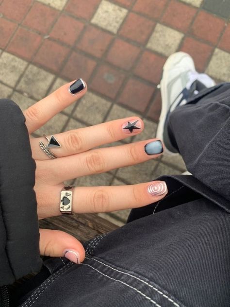 Witchy French Nails, Edgy Gel Nails Short, Grunge Nail Designs For Short Nails, Big Thumb Nails, Short Grunge Nail Ideas, Simple Cool Nail Designs, Gel Nails Masc, Masc Acrylic Nails, Masc Nails Ideas Short