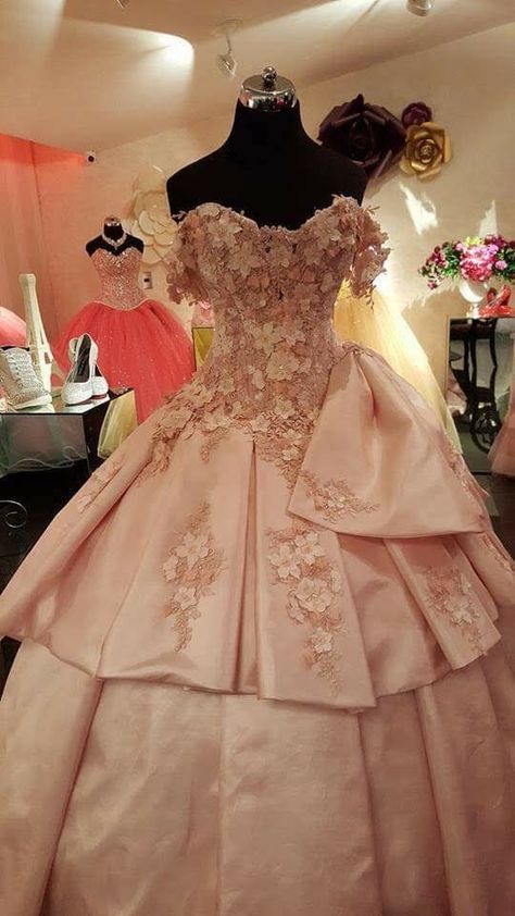 Baby Blue Quinceanera Dresses, Light Pink Quinceanera Dresses, Rose Gold Quinceanera Dresses, Baby Blue Quinceanera, Quinceanera Stuff, Quince Themes, Pink Quinceanera, Quinceanera Pink, Quinceanera Themes Dresses