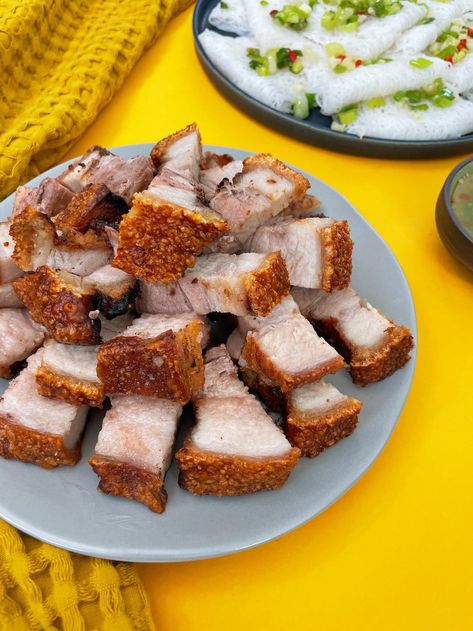 TASTEMADE: Vietnamese Crispy Roasted Pork Belly- "Thit Heo Quay" Air Fryer Recipe — WHISKEY & BOOCH Fish Dipping Sauce, Heo Quay, Roasted Pork Belly, Vietnamese Dishes, Crispy Pork Belly, Air Fryer Recipe, Air Fried Food, Rice Vermicelli, Tastemade Recipes