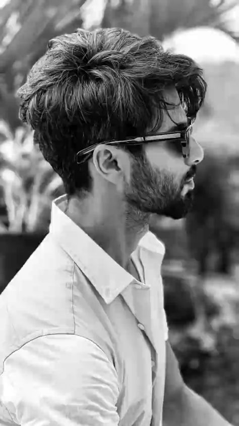 Shahid Kapoor Hairstyle, Hair Look Boy, Amber Heard Hair, Kristen Stewart Hair, Kgf Photos Hd, Profile Picture Images, Mens Photoshoot Poses, Drawing People Faces, Hair Sketch