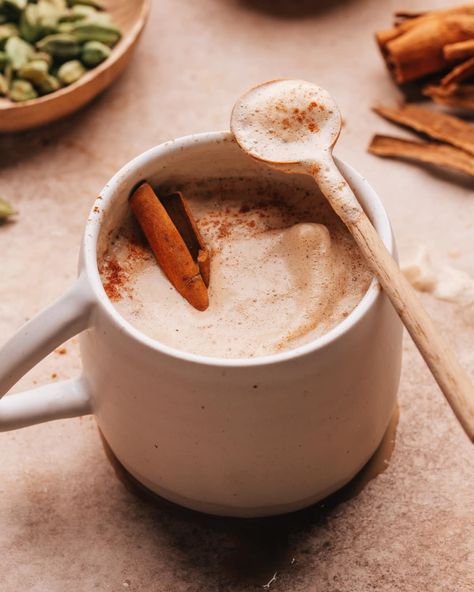 This chai coffee recipe is just as delicious as coffee shop versions and so easy to make. Chi Coffee Recipe, Chai Coffee Creamer, Chai Coffee Recipe, Chai Coffee, Hot Chocolate Cocoa, Chai Recipe, Vanilla Chai, Fall Foods, Chai Spice