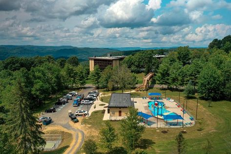 Pipestem, West Virginia Is The Perfect Warm Weather Mountain Escape West Virginia Vacation, West Virginia Mountains, West Virginia Travel, Virginia Vacation, Splash Park, New River Gorge, Best Campgrounds, Zip Lining, Virginia State