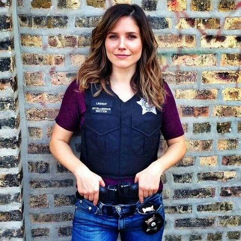 I love Sophia Bush! Can't wait to see her on the show Chicago PD! Sophia Bush Chicago Pd, Sophie Bush, Erin Lindsay, Chicago Justice, Chicago Shows, Chicago Med, Sophia Bush, Chicago Pd, Chicago Fire