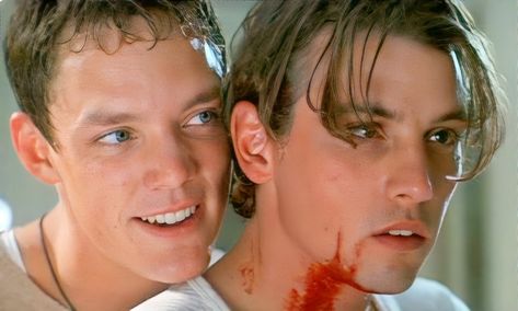 Matthew Lillard is one of the most iconic actors of the 2000s and even before that! Learn more about the characters he has played throughout his career ; Screen Rant https://screenrant.com › Lists Matthew Lillard's 10 Best Roles, According To IMDb Scream Pfp 1996, Scream Screencaps, Iconic Horror Movie Scenes, Slasher Movies Aesthetic, Stu And Billy Scream, Matthew Lillard Scream, Billy Loomis X Stu Macher, Scream Billy Loomis, Billy And Stu