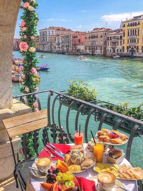 Breakfast in Venice, Italy #explore #happy #freedom #photography Republic Of Venice, Special Breakfast, Italy Summer, Italy Aesthetic, Europe Summer, Destination Voyage, Italian Summer, Wedding Destination, Sunday Brunch