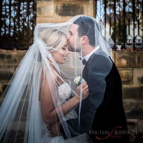 Romantic bridal looks to take your breath away. Bridal Updo With Veil, Veil Diy, Diy Wedding Veil, Wedding Photography List, Wedding Hairstyles With Veil, Creative Wedding Ideas, Short Wedding Hair, Bridal Updo, Fun Wedding Photography