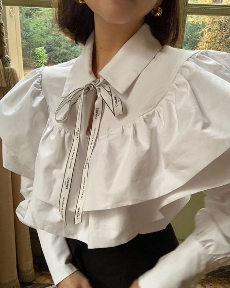 @whoknowsfashion on Instagram: “rp • @heyhegia @gentle.moscow poet shirt and one more way to wear a Chanel ribbon, in Paris. • #WKFLoves #fashion #chanel #vintage” Chanel Ribbon, 10 Ways To Wear, Poet Shirt, Keep Dreaming, Next Fashion, 가을 패션, Fantasy Fashion, Character Outfits, Gilmore Girls