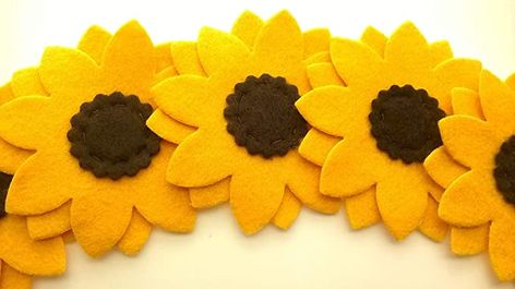 Felt Sunflower, Brooch Making, Felt Keychain, Felt Sewing, Felt Coasters, Felted Wool Crafts, Felt Wool, How To Make Bookmarks, Uk Kitchen