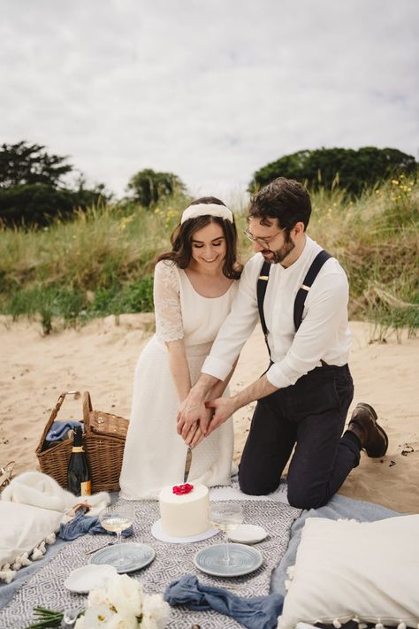 Elopement Picnic, Beach Wedding Pics, Montenegro Wedding, Beach Elopement Ideas, Picnic For Two, Irish Beach, Yosemite Photography, Picnic On The Beach, Tacoma Wedding