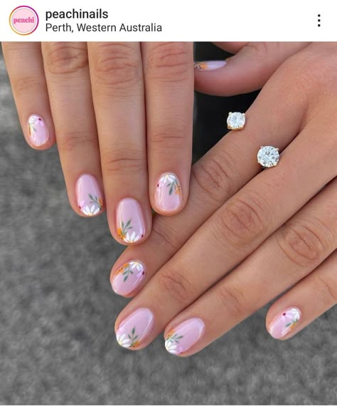 Christmas Nail Designs Green, Nail Designs Green, Summer Nails Designs 2023, Easter Nails Acrylic, 2023 Spring Nails, Nail Art Fleur, Nail Art Designs 2023, Summer Nails Designs, Easter Nail Art Designs