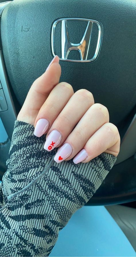 Simple Valentine’s Day Nails Short, Heart Shape Nail Design, Cute V Day Nails, Coffin Shaped Valentines Day Nails, Heart Nail Designs Short Nails, Nails Inspo Short Coffin, Xo Heart Nails, Coffin Shape Valentines Nails, Valentines Day Nails Coffin Shape