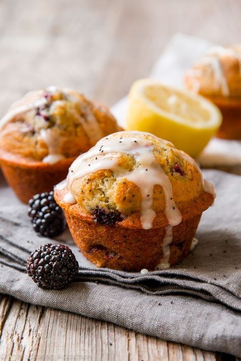 Poppy Seed Muffins Recipe, Baking Summer, Lemon Poppy Seed Muffins Recipe, Blackberry Muffin, Blackberry Lemon, Lemon Poppy Seed Muffins, Fruit Recipe, Seed Muffins, Blackberry Recipes