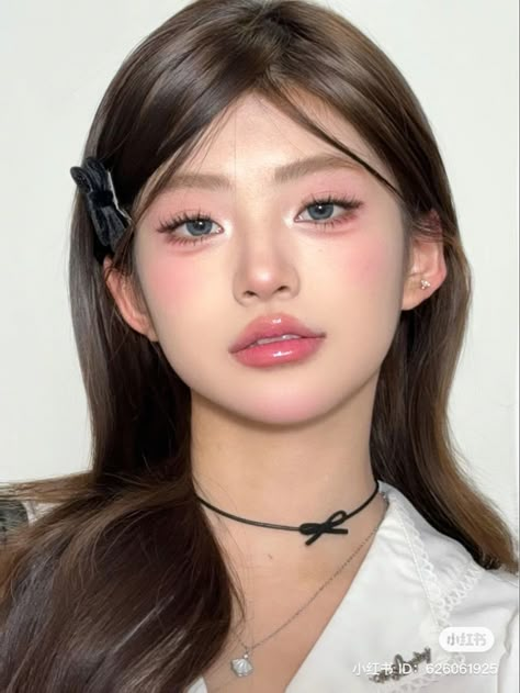 Graduation Look Makeup, Makeup Layout, Douyin Fashion, Soft Makeup Looks, Ulzzang Makeup, Image Swag, Ethereal Makeup, Cute Makeup Looks, Asian Eye Makeup