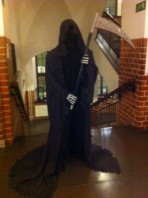 Grim Reaper Cosplay, Reaper Cosplay, Ghost Ghoul, Grim Reaper Costume, Battle Jackets, Reaper Costume, Grim Reaper Halloween, Ren Faire Costume, Art Motivation