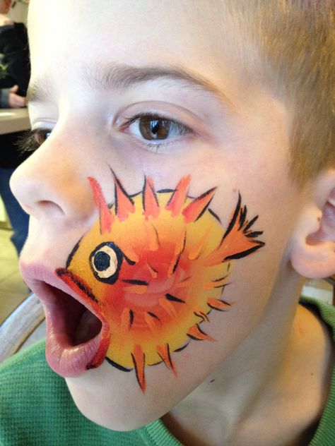 Blowfish - Face Painting by Jennifer Van Dyke Mermaid Face Paint, Animal Face Paintings, Face Painting Tips, Face Painting For Boys, Fantasy Make-up, Cheek Art, Painting Fish, Fish Face, Face Painting Easy